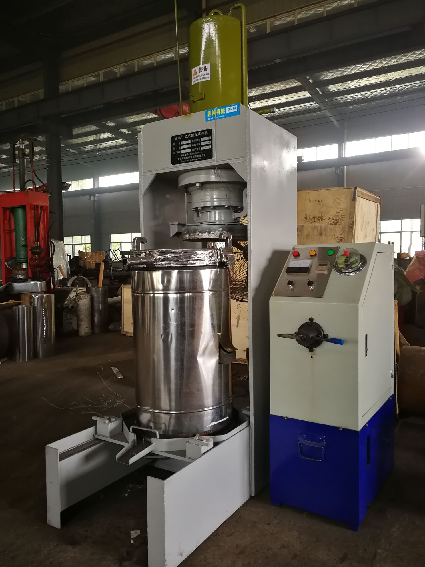 不銹鋼超高壓立式液壓壓榨機，果汁壓榨機，果渣壓榨機，藥材壓榨，油渣處理，白土壓榨